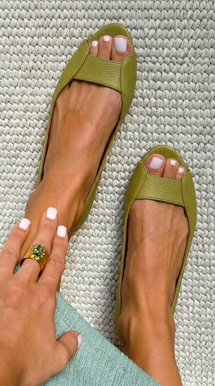 Adelina - Chic Comfort Golden Sandals