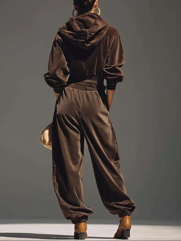 Jeanne - The Look Lounge Chic