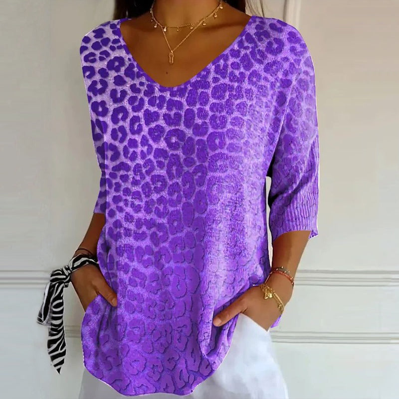 Léna - Casual Vintage T-shirt with V-neck
