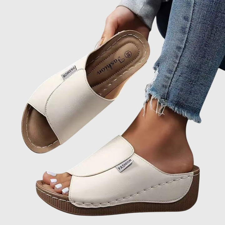 Bríd Comfort Sandals - Walking