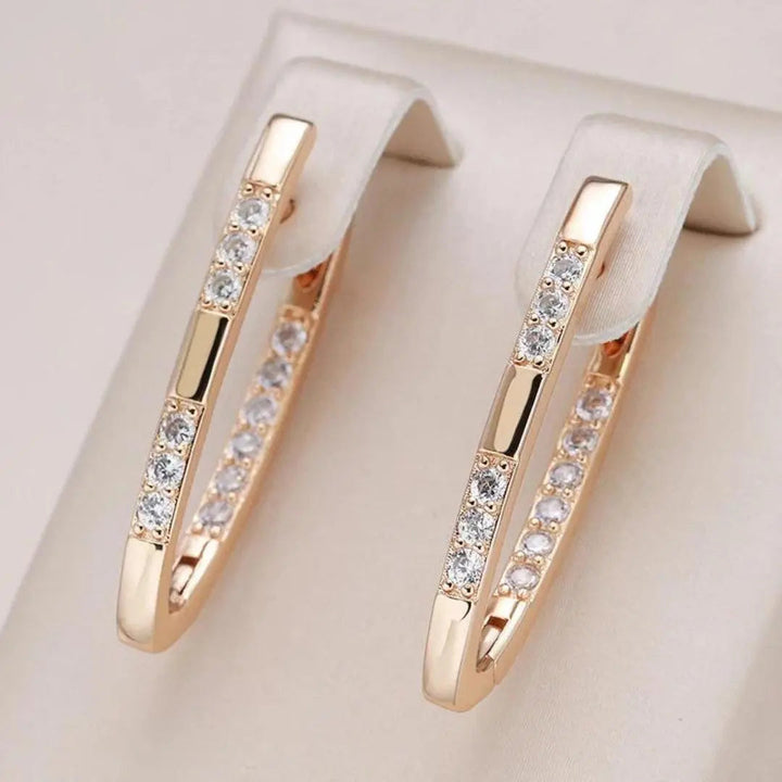 Advanced earrings with zirconia stones