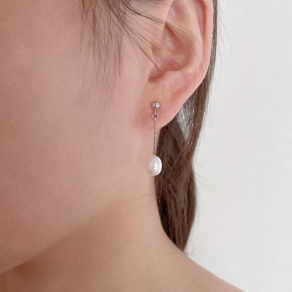 Earrings with Elegant Pearl