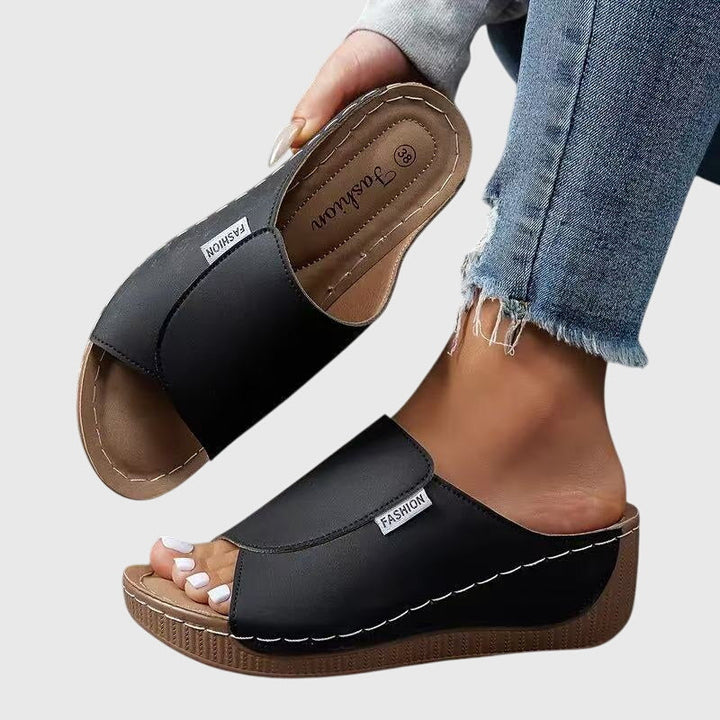 Bríd Comfort Sandals - Walking
