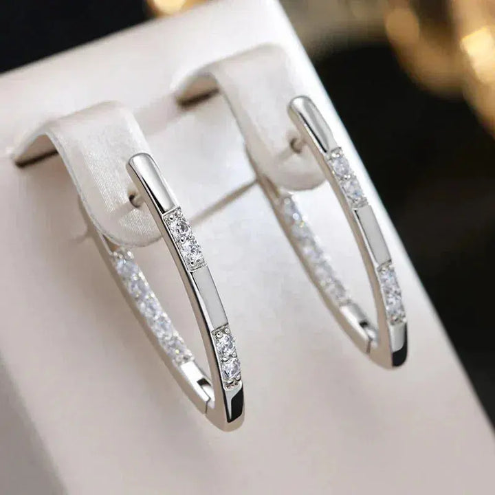 Advanced earrings with zirconia stones